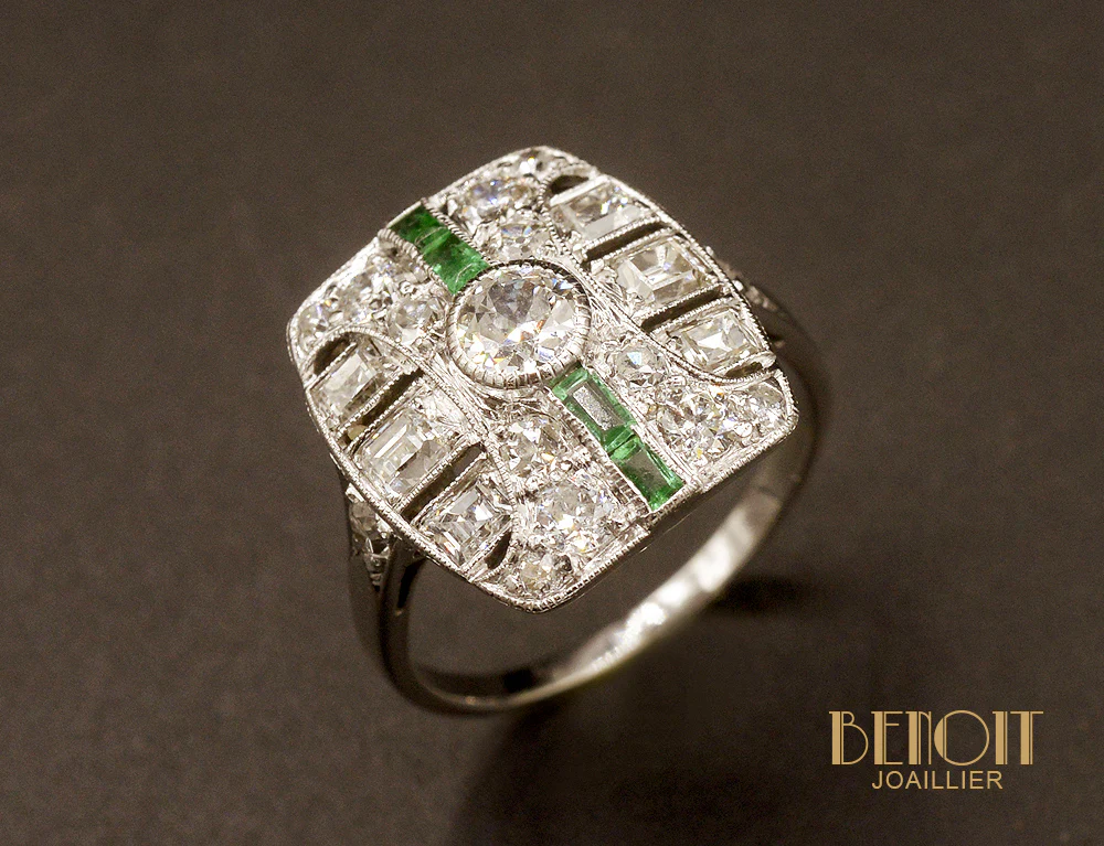 Bague Art Déco Diamants et Emeraudes
