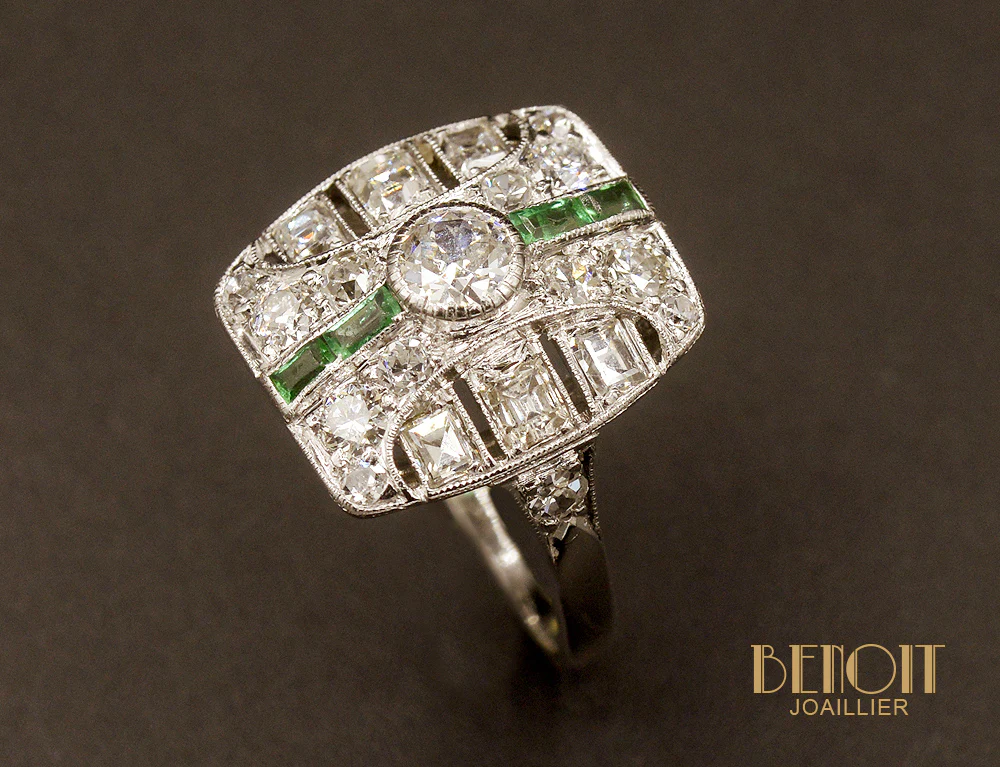Bague Art Déco Diamants et Emeraudes - Image 3