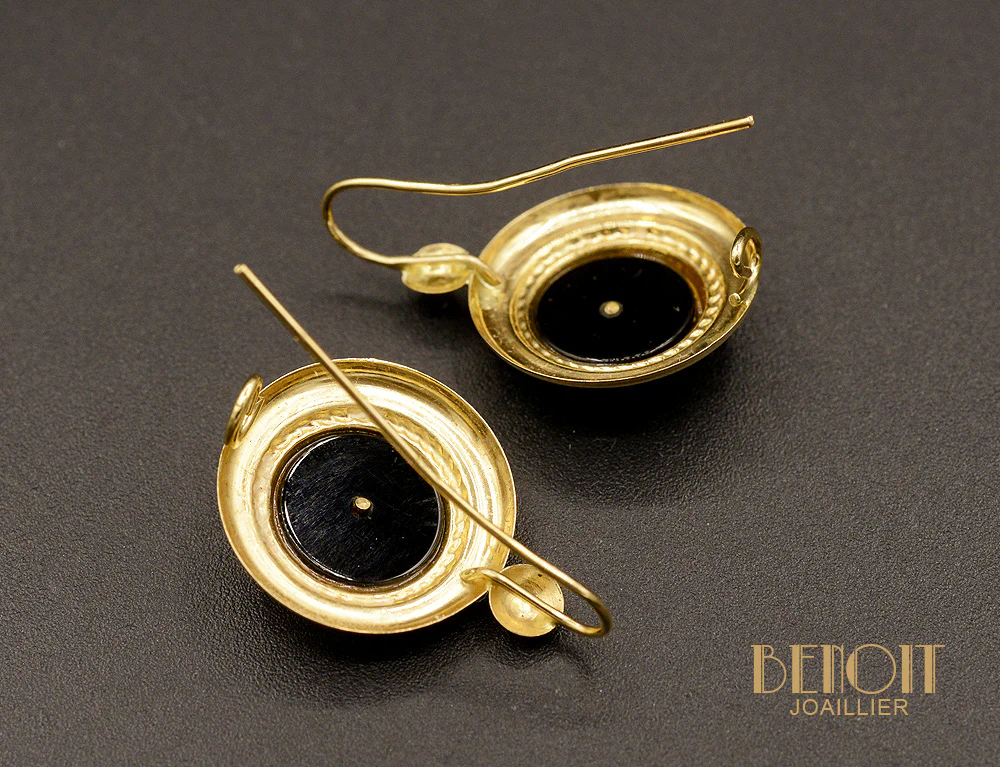 Boucles d'Oreilles Anciennes en Or Jaune et Onyx - Image 3