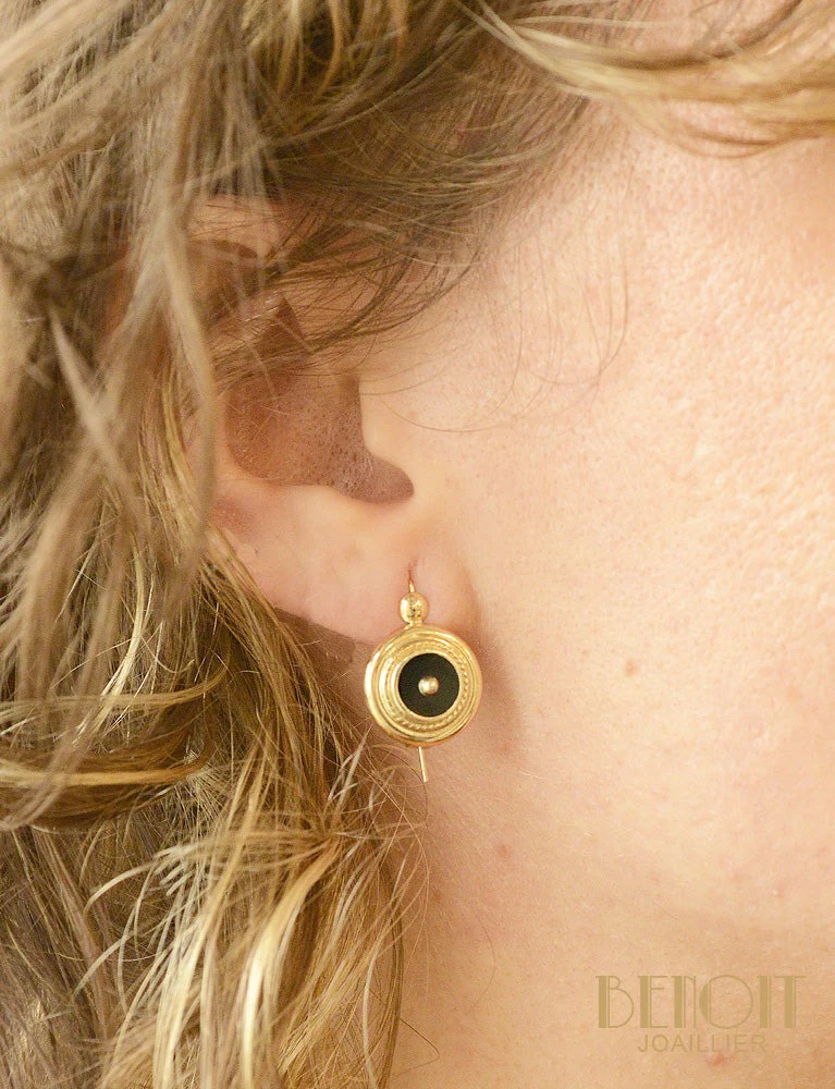 Boucles d'Oreilles Anciennes en Or Jaune et Onyx - Image 4