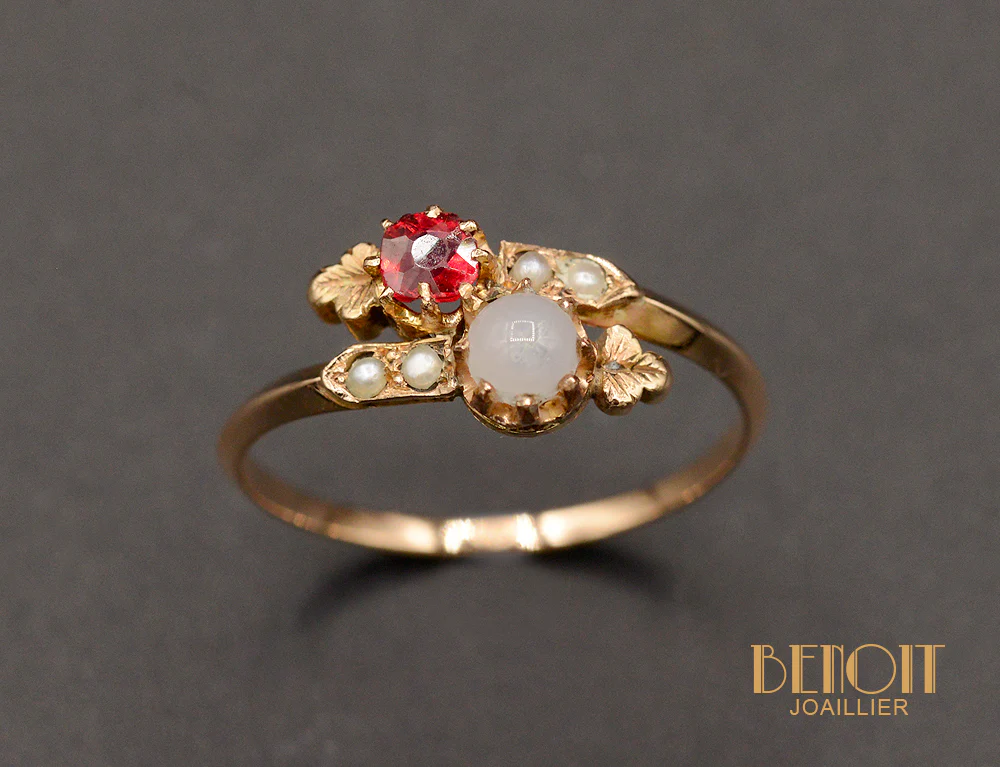 Bague Ancienne Or Rose Toi et Moi rubis et Pierre de Lune - Image 2