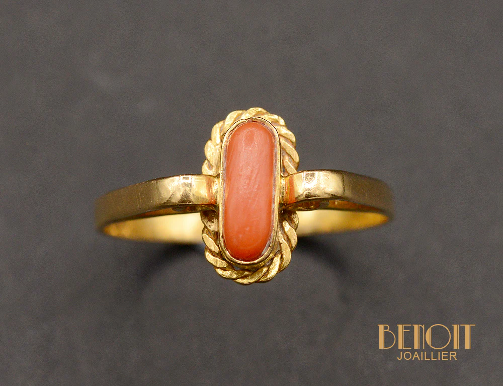 Bague Ancienne Or Jaune et Corail - Image 2