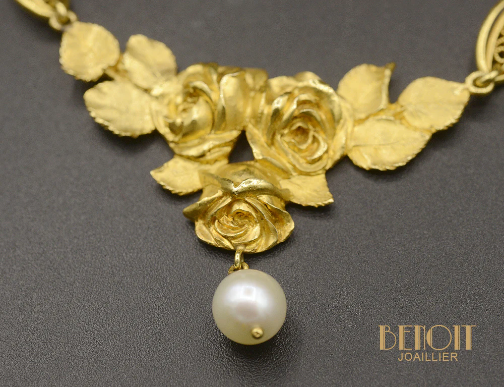 Collier "Draperie" Napoléon Or Jaune Motifs Roses - Image 2