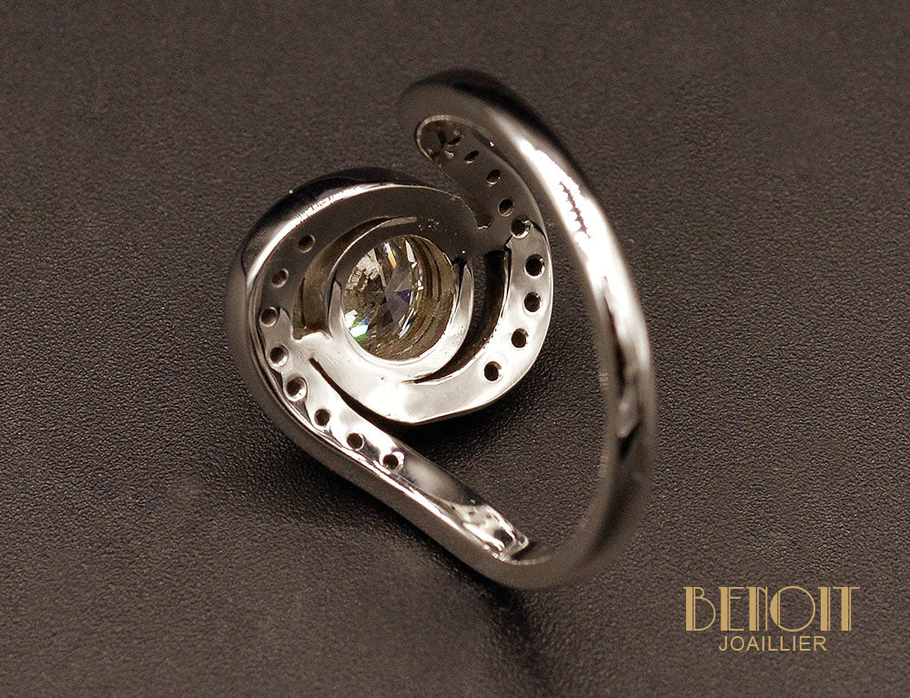 Bague Tourbillon Diamants et Or Blanc - Image 4