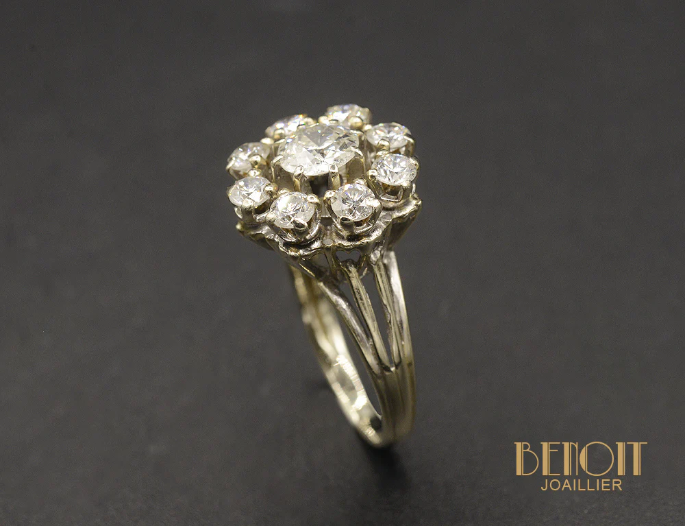 Bague 1950 Style Marguerite Diamants - Image 3