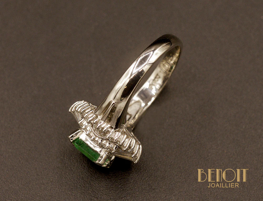 Bague Cocktail Émeraude et Diamants - Image 4
