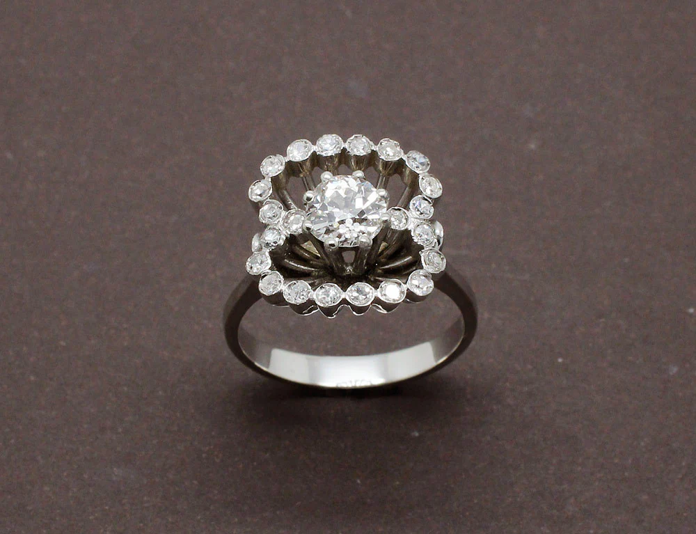Bague 1950 Or Blanc et Diamants - Image 2