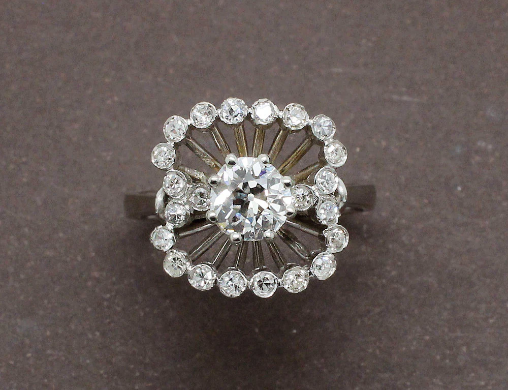 Bague 1950 Or Blanc et Diamants - Image 3