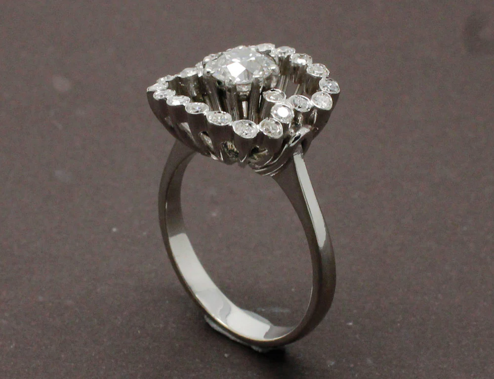 Bague 1950 Or Blanc et Diamants - Image 4
