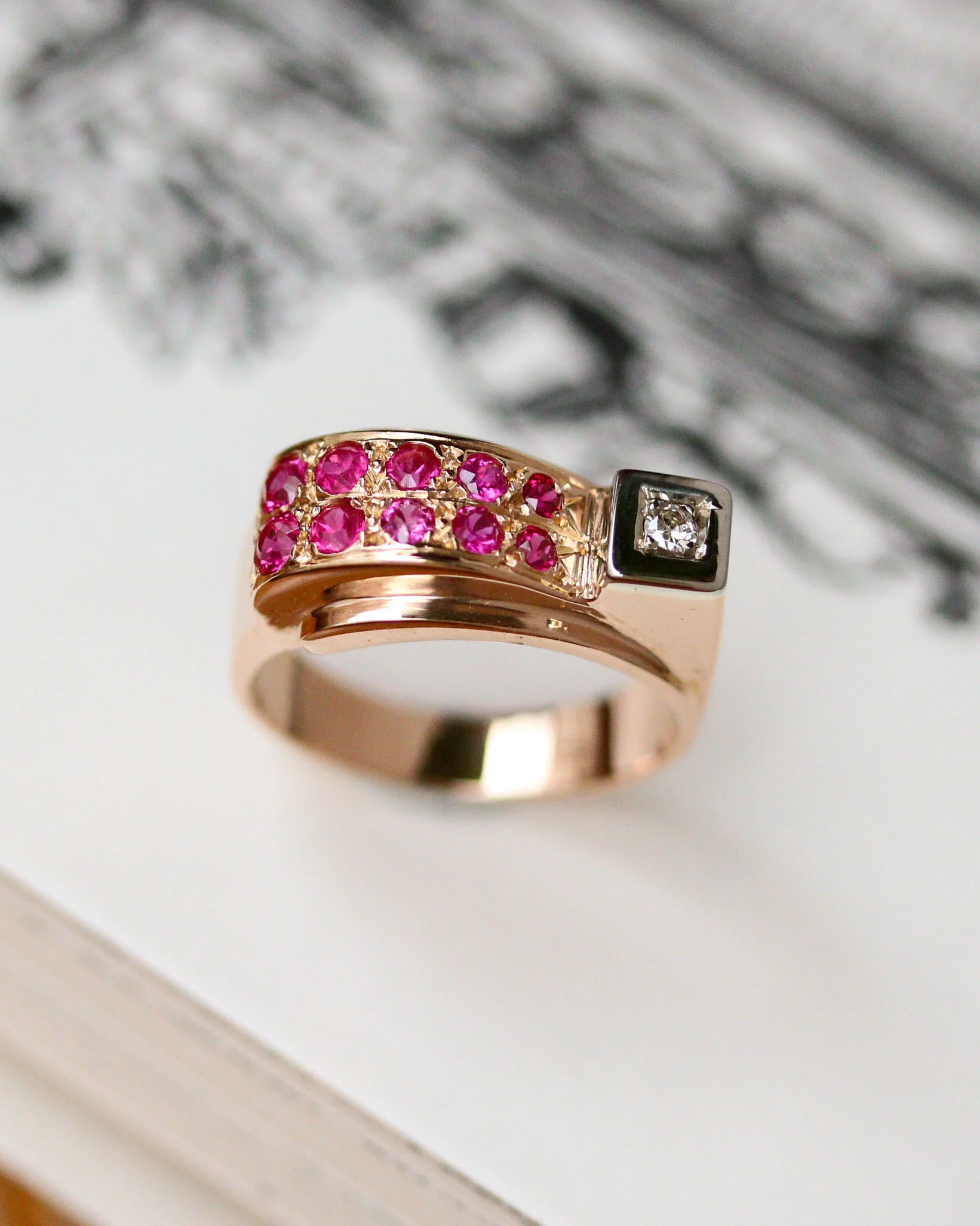 Bague de Style Tank Or Rose Diamant Rubis Verneuil