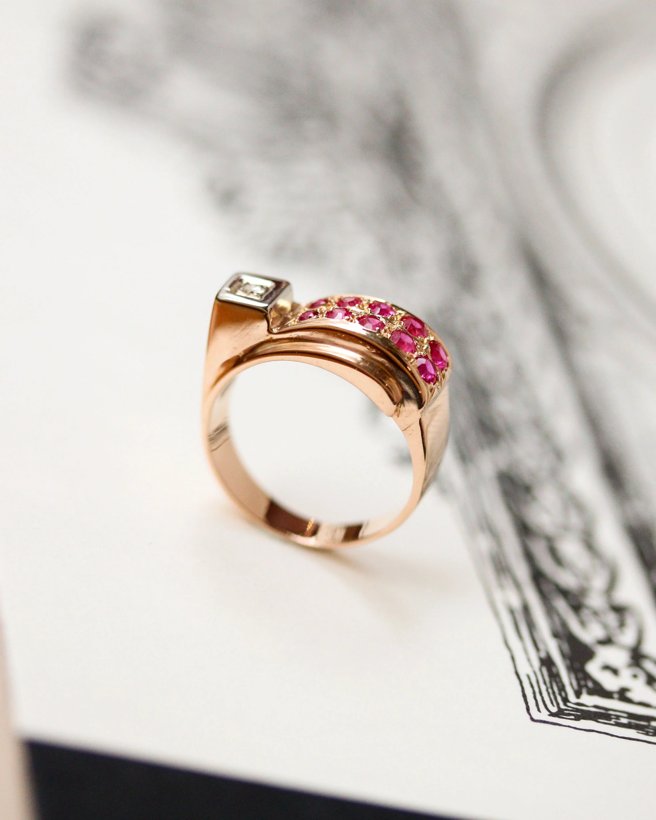 Bague de Style Tank Or Rose Diamant Rubis Verneuil - Image 4