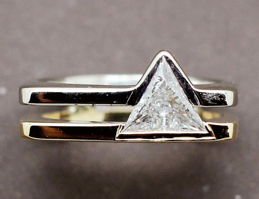 Bague 2 Ors Diamant Triangle - Image 3