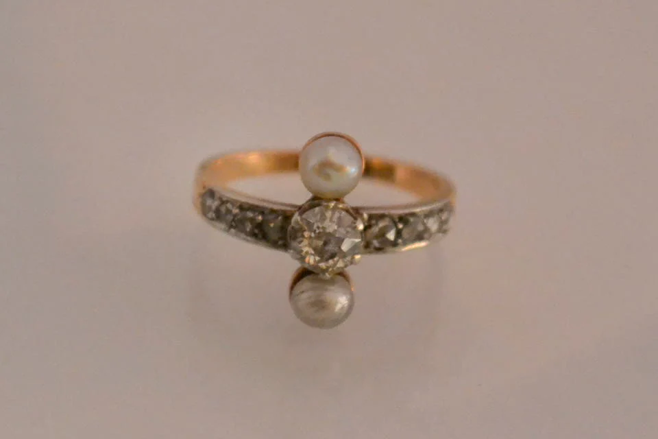 Bague Ancienne Diamants et Perles - Image 3