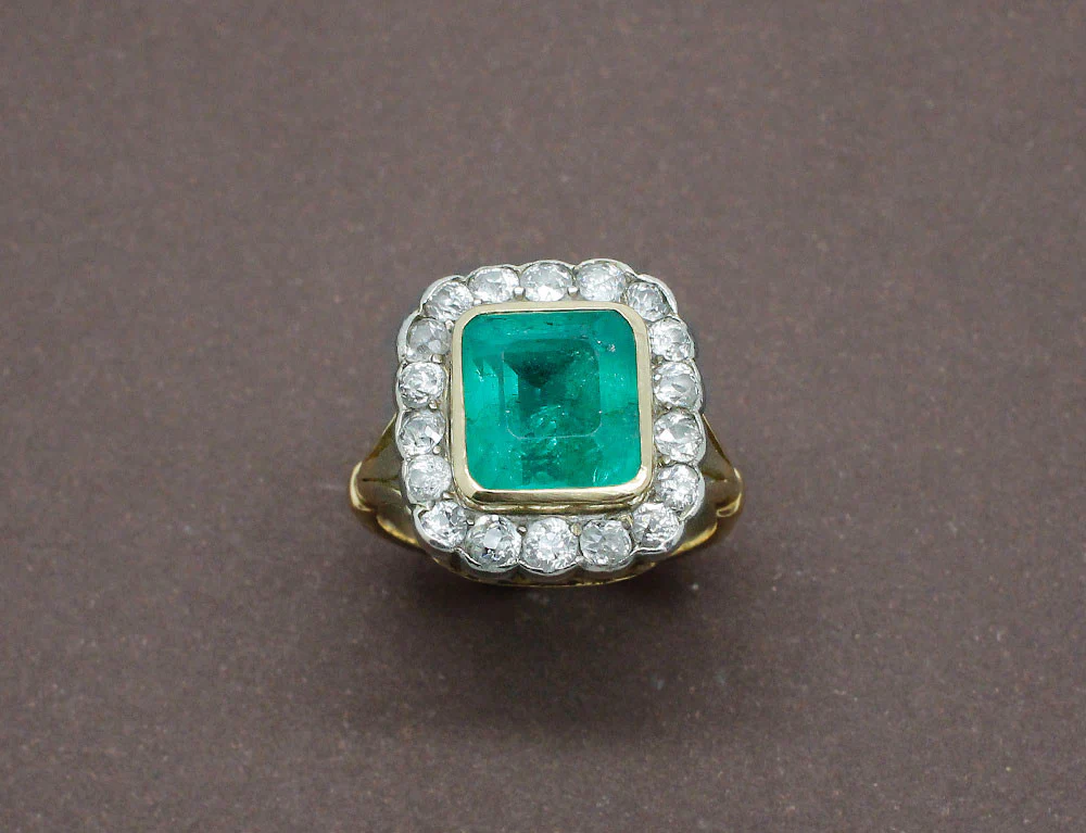 Bague Ancienne Emeraude Diamants - Image 2