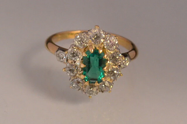 Bague ancienne émeraude diamants - Image 2