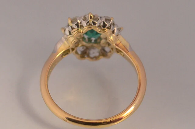 Bague ancienne émeraude diamants - Image 3