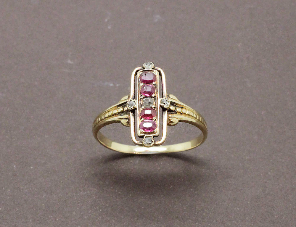 Bague Ancienne Or Rubis et Diamants - Image 2
