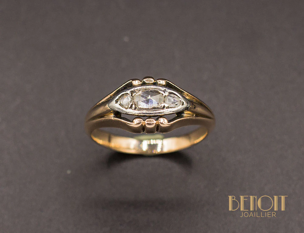 Bague Ancienne Trio de Diamants - Image 2