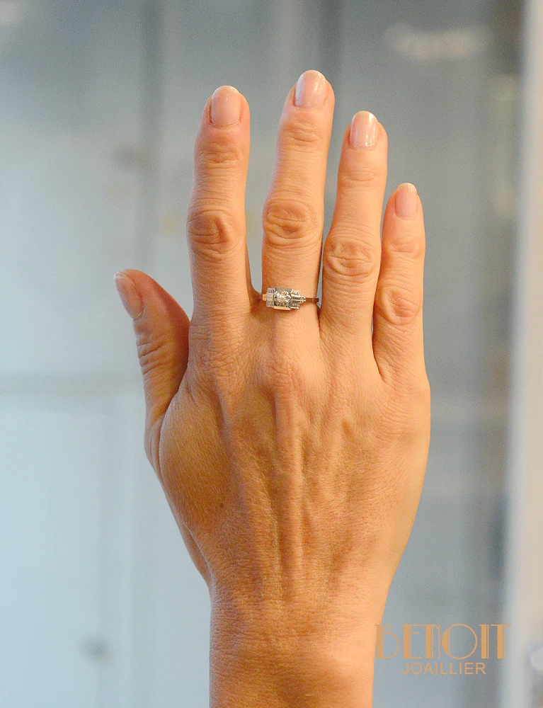 Bague Art Déco Diamant et Or Blanc - Image 5