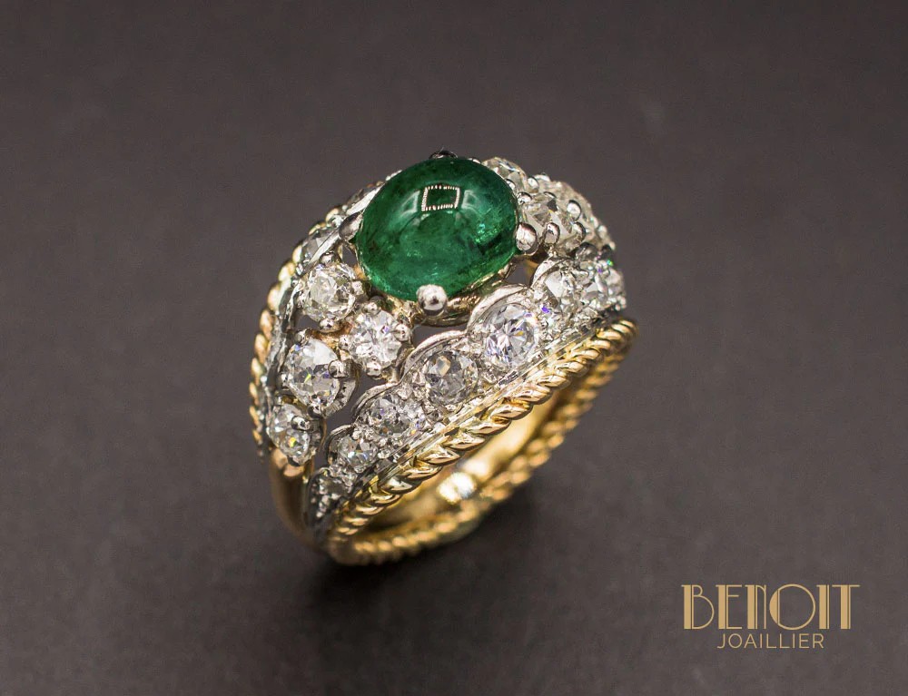 Bague Art Déco Dôme Emeraude et Diamants