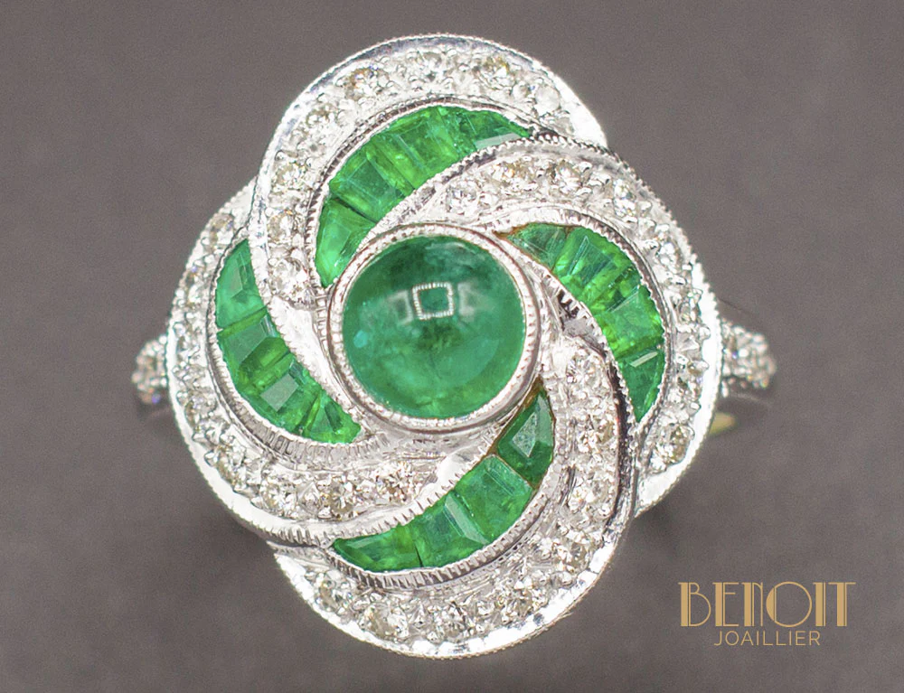 Bague Art Déco Emeraudes Diamants - Image 3
