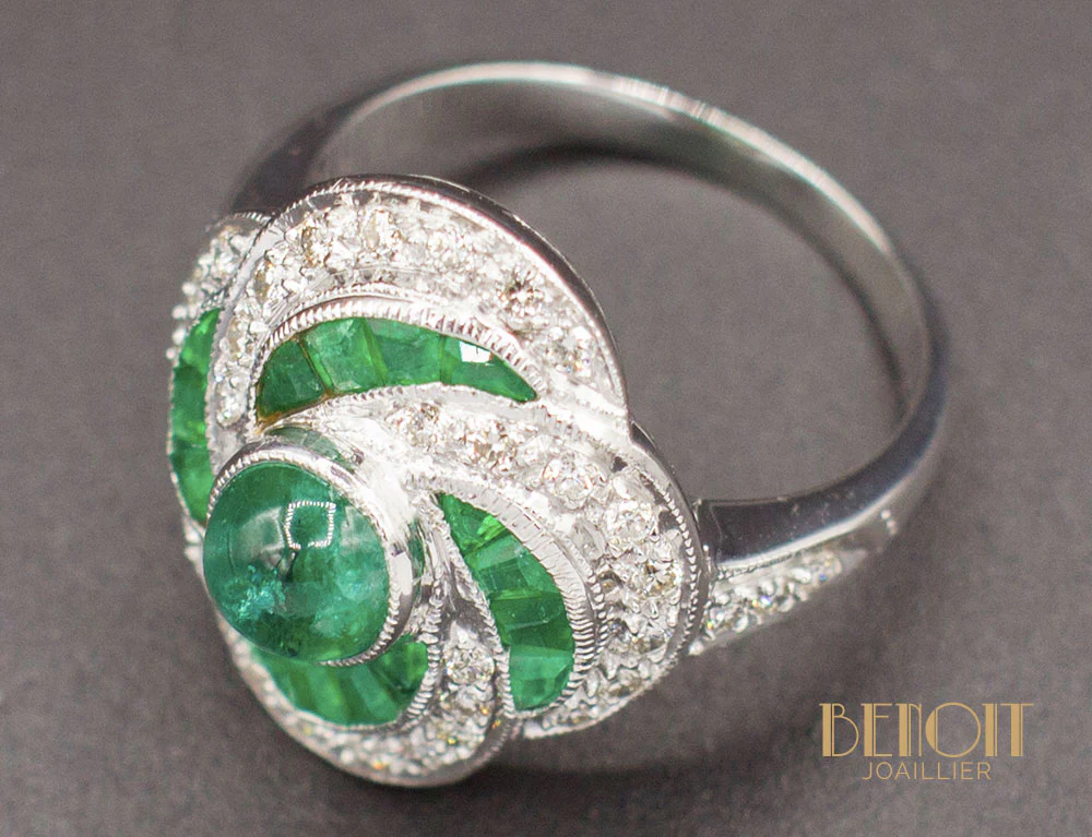 Bague Art Déco Emeraudes Diamants - Image 5