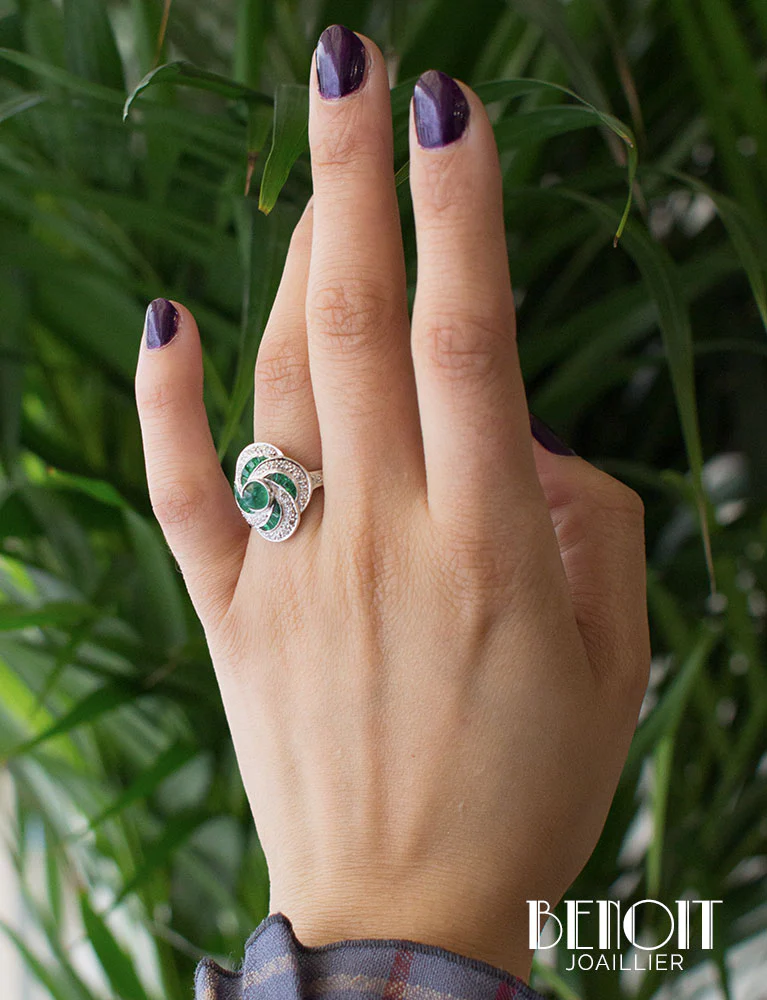 Bague Art Déco Emeraudes Diamants - Image 8