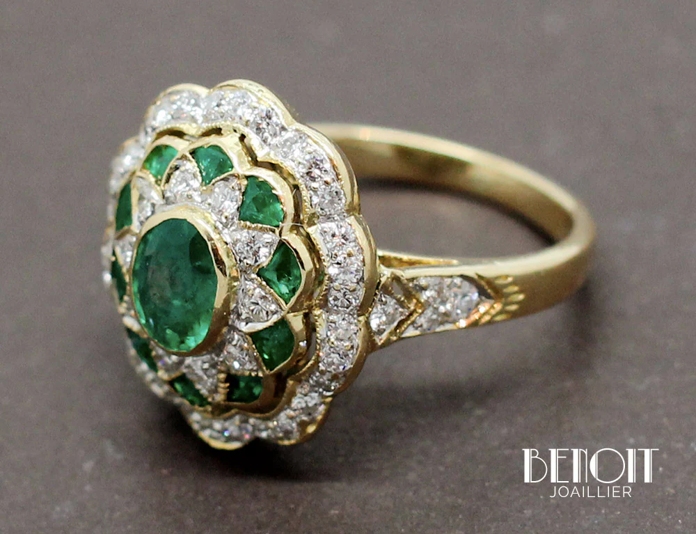 Bague Art Déco Emeraudes Diamants - Image 4