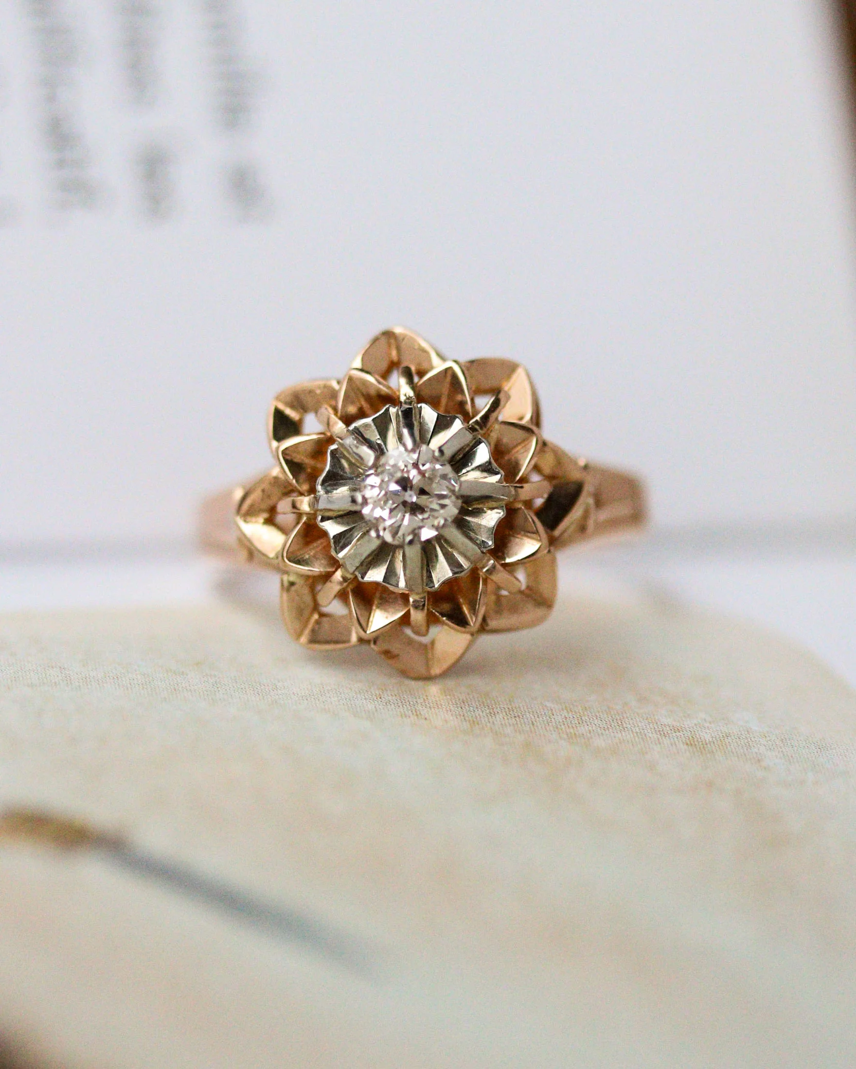 Bague Art Déco Florale Or Rose et Blanc Diamant