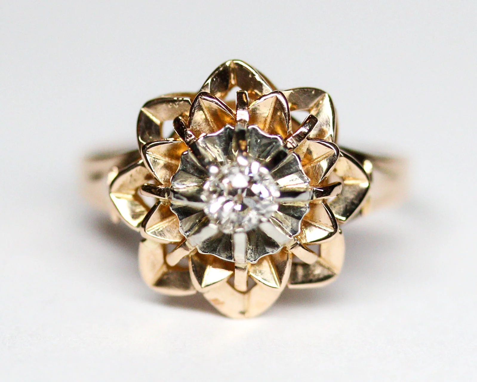 Bague Art Déco Florale Or Rose et Blanc Diamant - Image 7