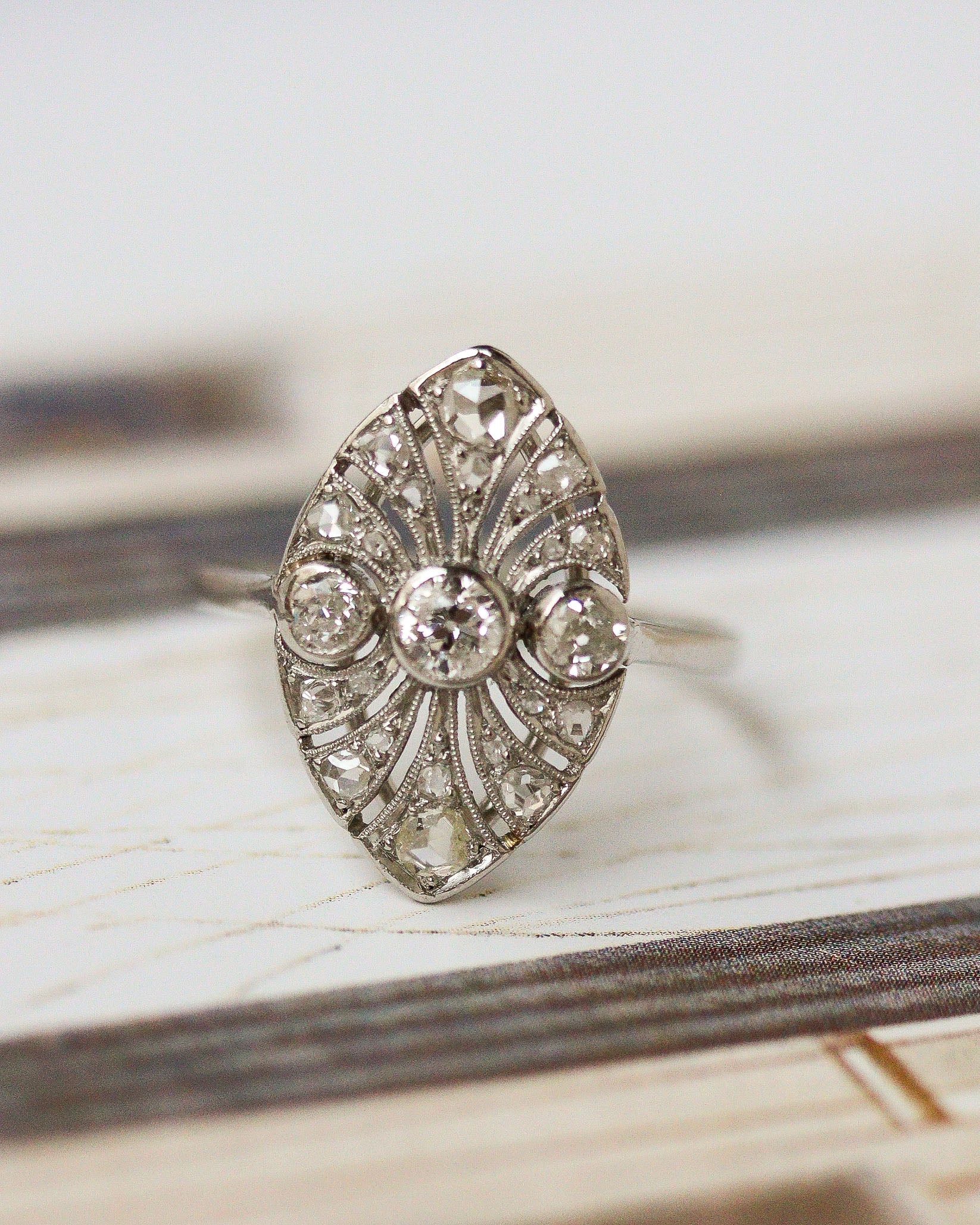Bague Art Déco Marquise Platine Diamants - Image 5
