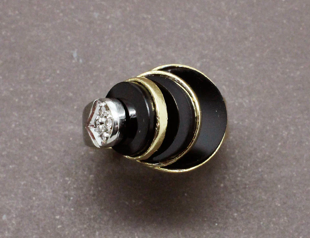Bague Art Déco Moderniste Onyx et Diamants - Image 3