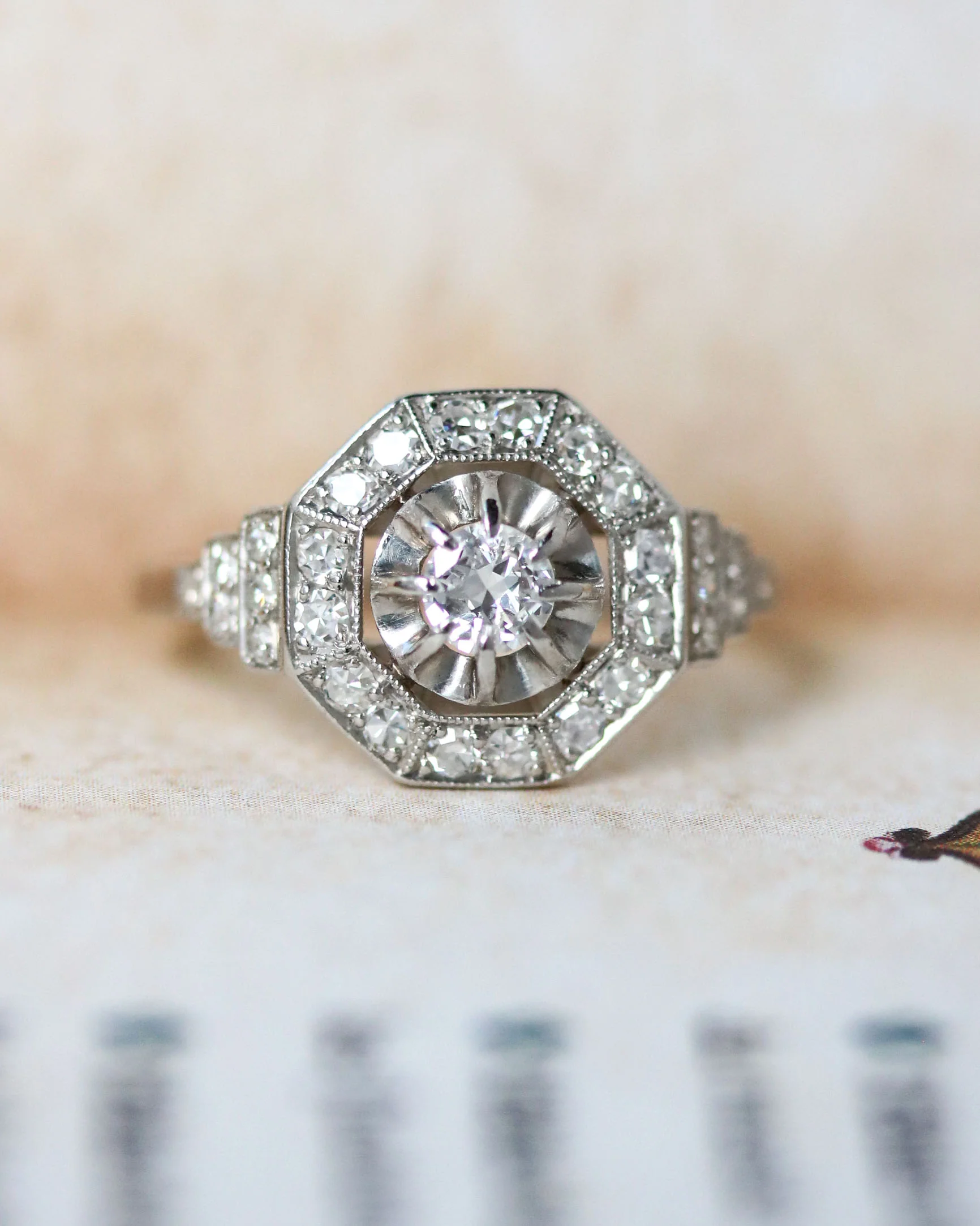 Bague Art Déco Octogonale Platine et Diamants