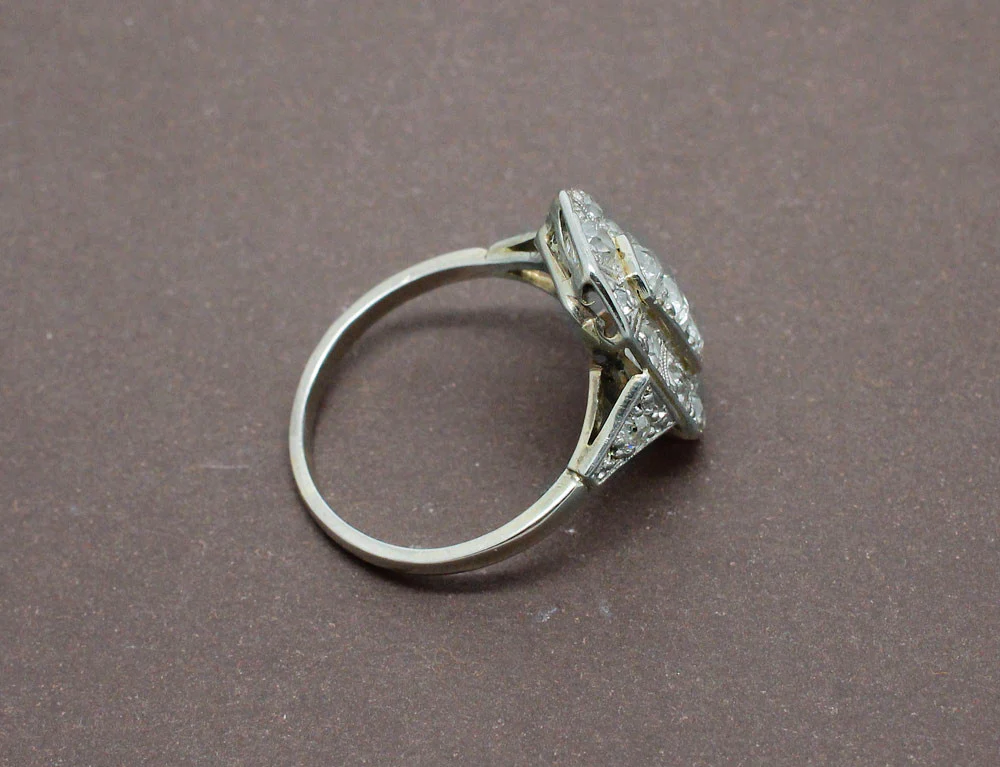 Bague Art Déco Platine et Diamants - Image 3