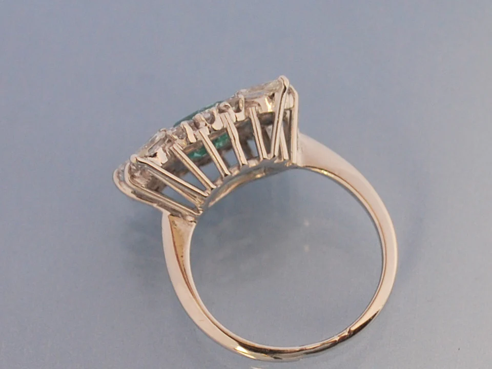 Bague art déco or diamants et émeraude - Image 2