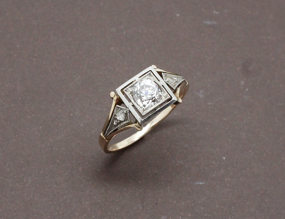 Bague Art Déco Plateau Carré