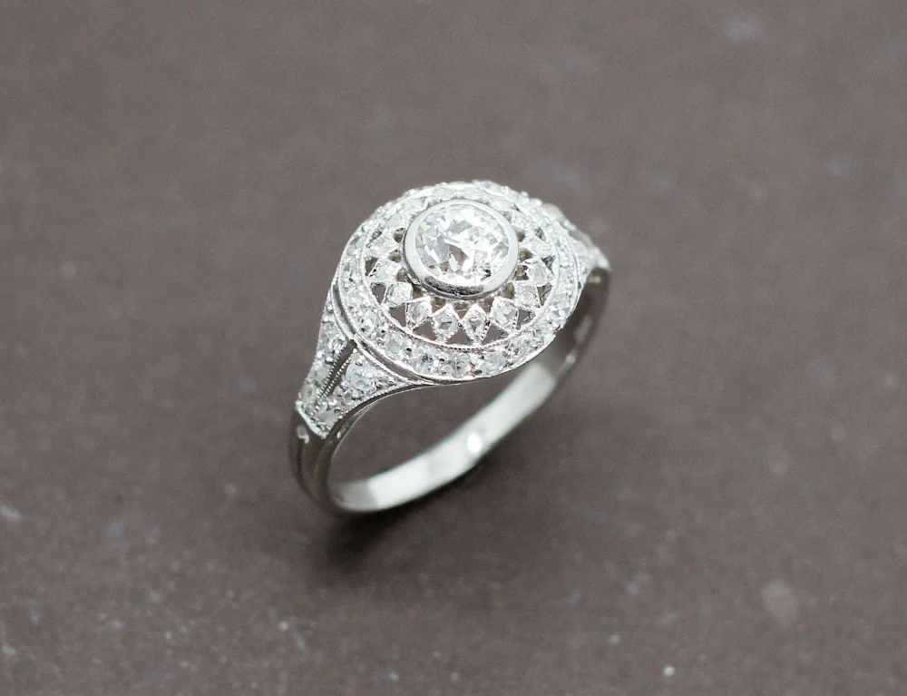 Bague Art Déco Platine Diamants
