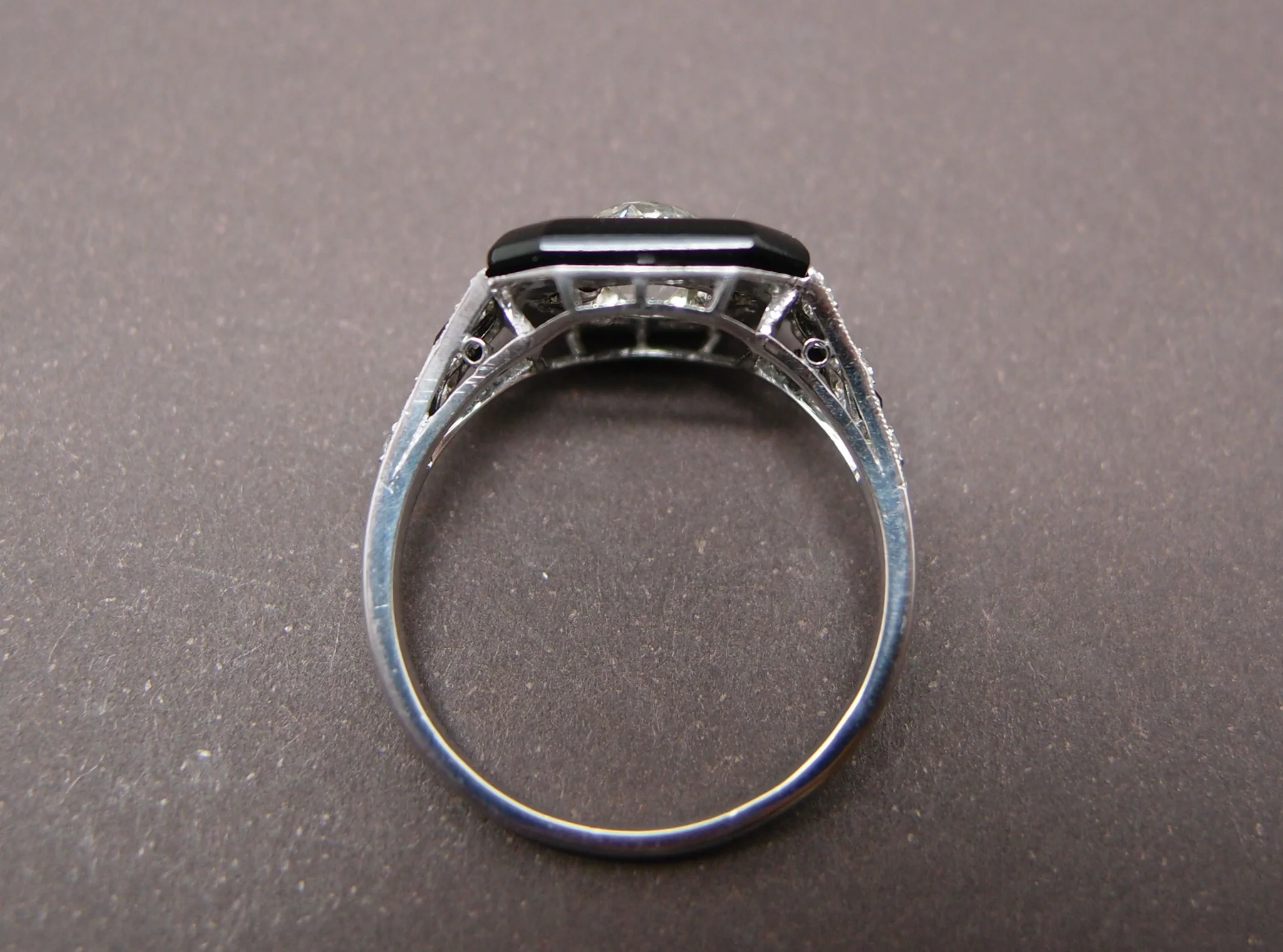 Bague Art Déco Platine ,Onyx et diamants - Image 3