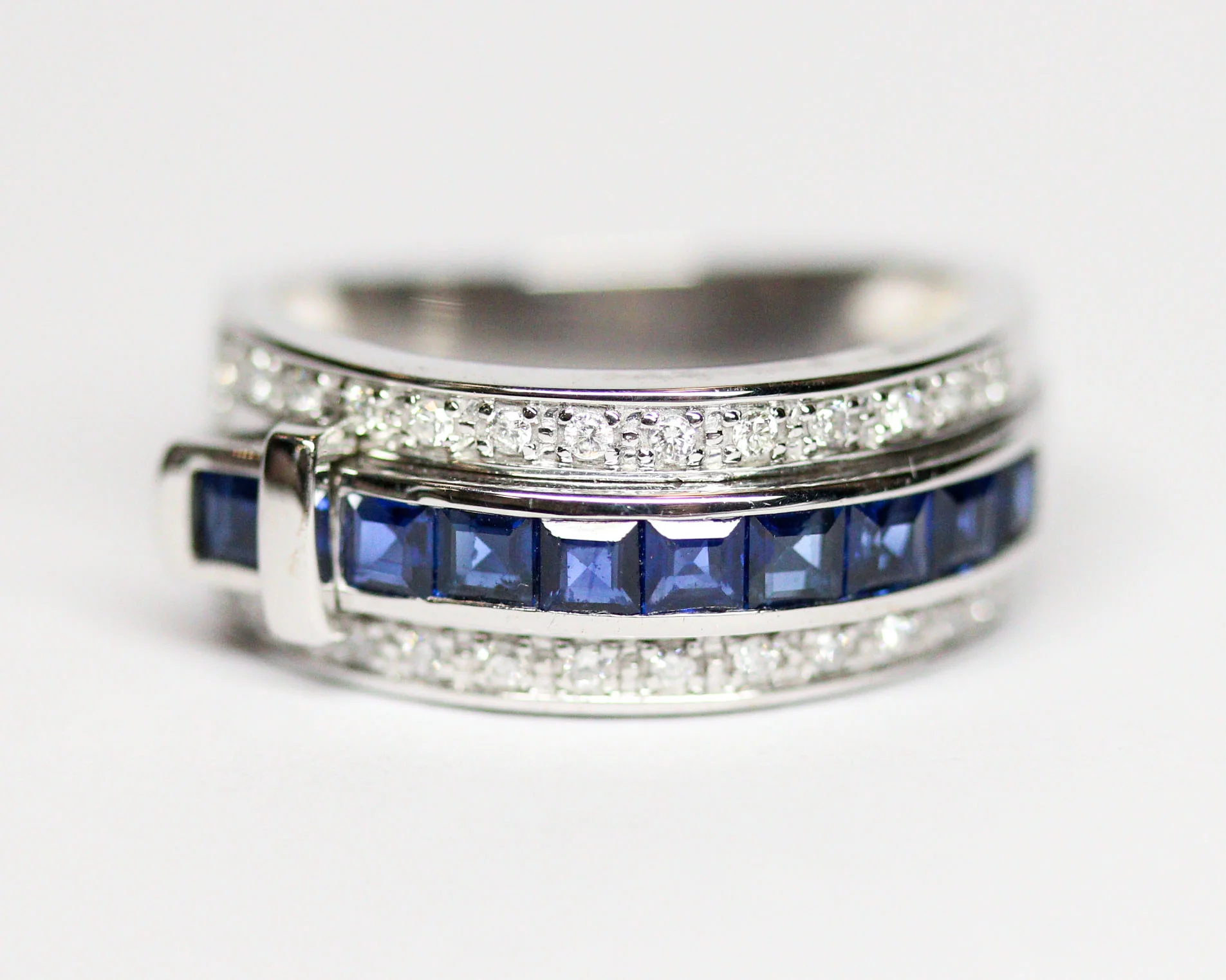 Bague Bandeau "Ceinture" Signée Guy Laroche Or et Saphirs et Diamants - Image 8