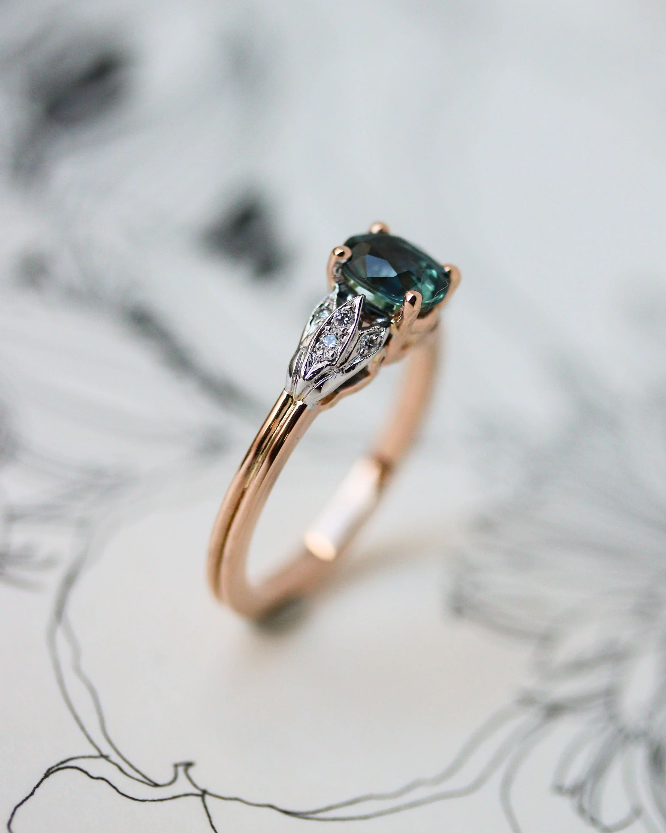 Bague Benoit Joaillier "Solitaire Feuilles" Or Rouge et Blanc Saphir Vert 1.25 ct - Image 4