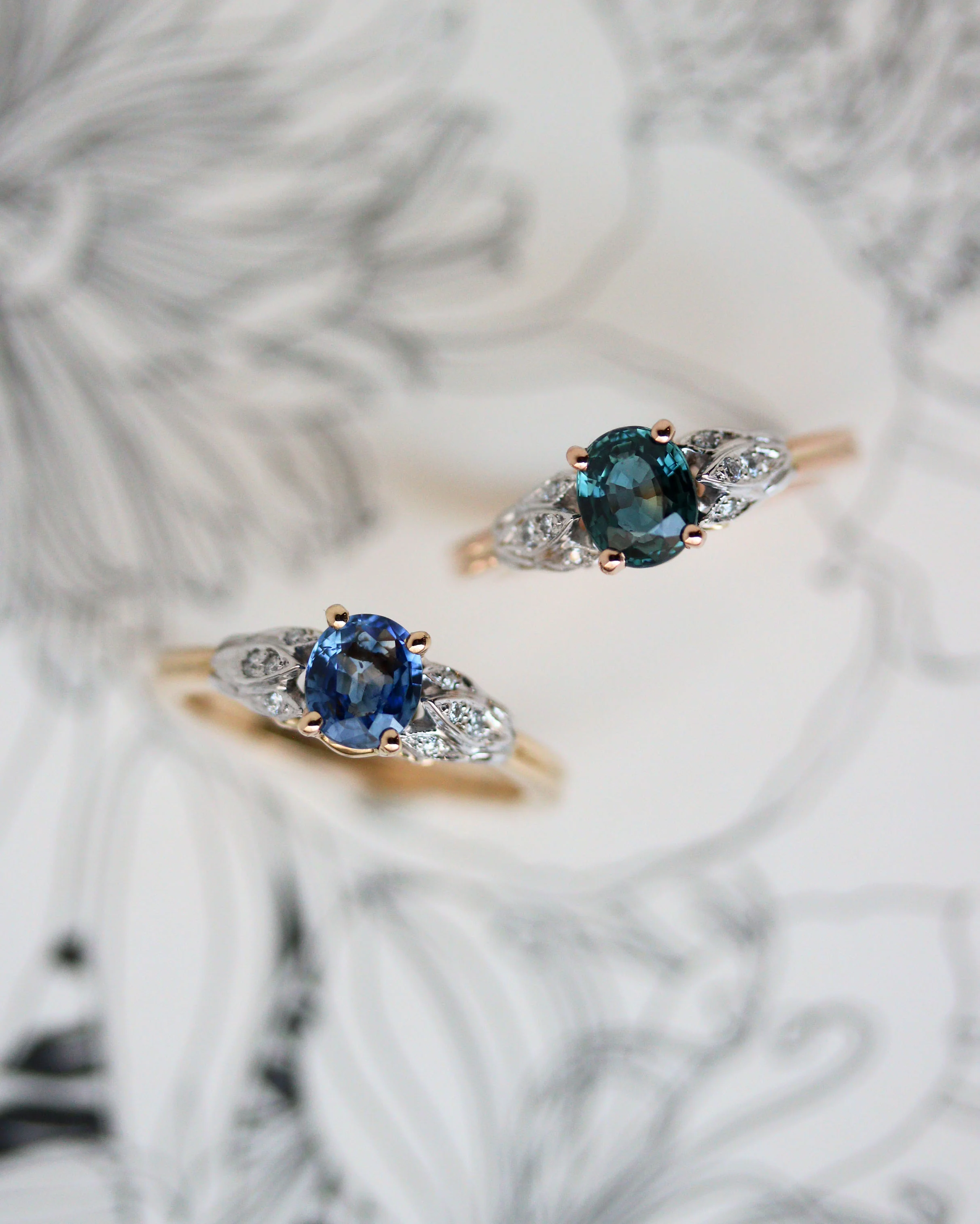 Bague Benoit Joaillier "Solitaire Feuilles" Or Jaune et Blanc Saphir Bleu 0.86 ct - Image 8