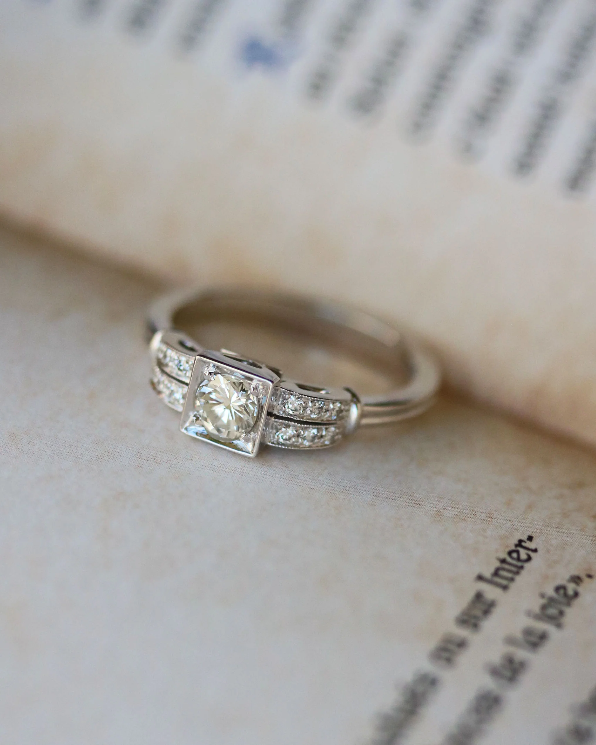 Bague Benoit Joaillier "Solitaire Godrons Diamants" - Image 5