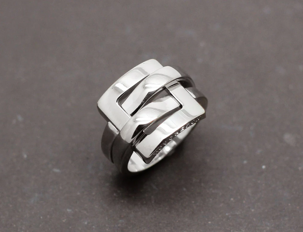 Bague Boucheron "Dechainee" Or Blanc