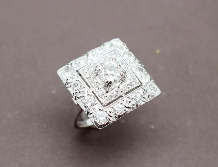 Bague Carrée Art Déco Diamants