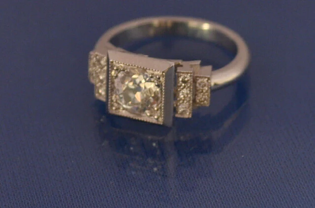 Bague Carrée Création Benoit Diamant et Or Blanc - Image 2