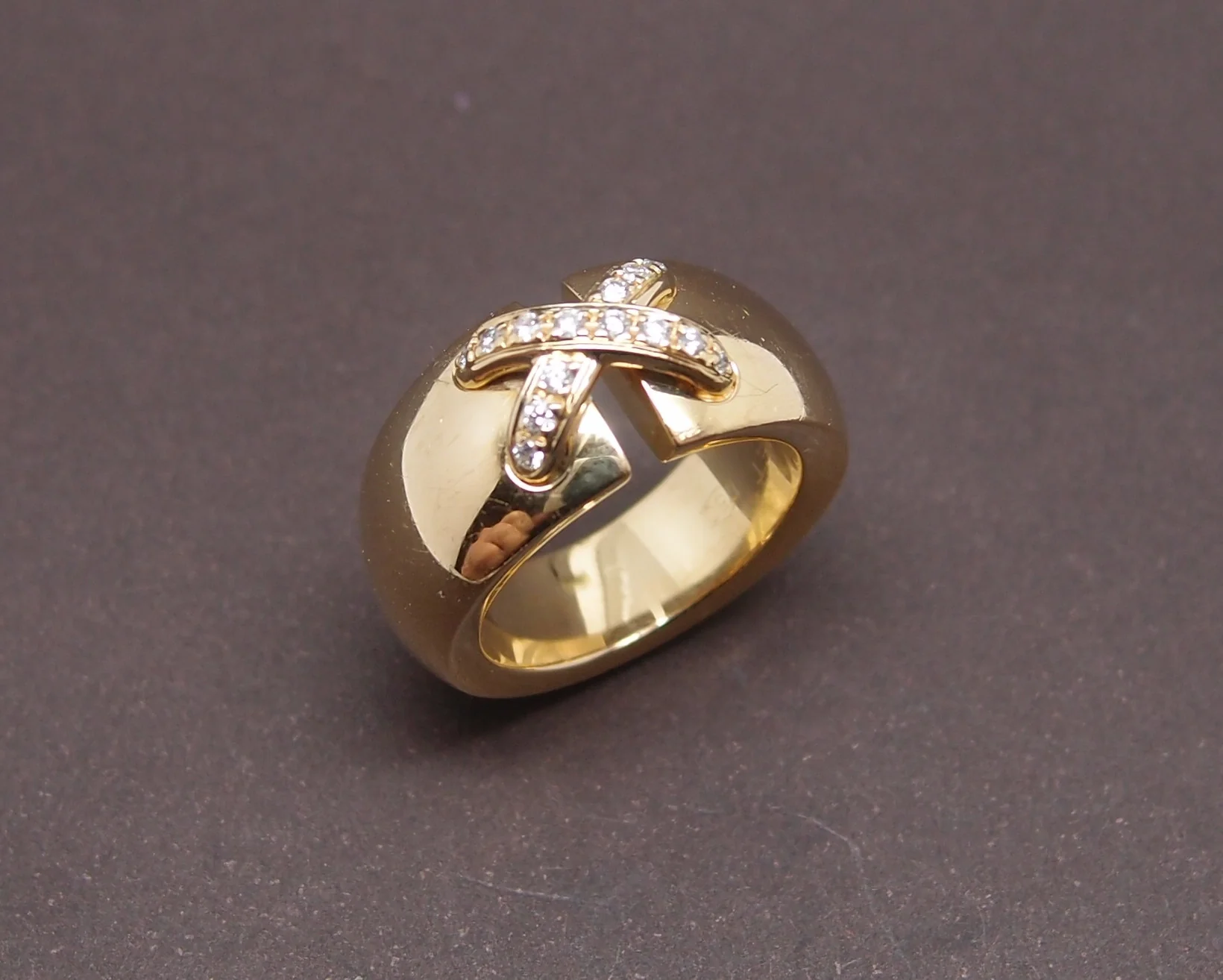 Bague Chaumet Liens Croisés Or jaune et Diamants - Image 2