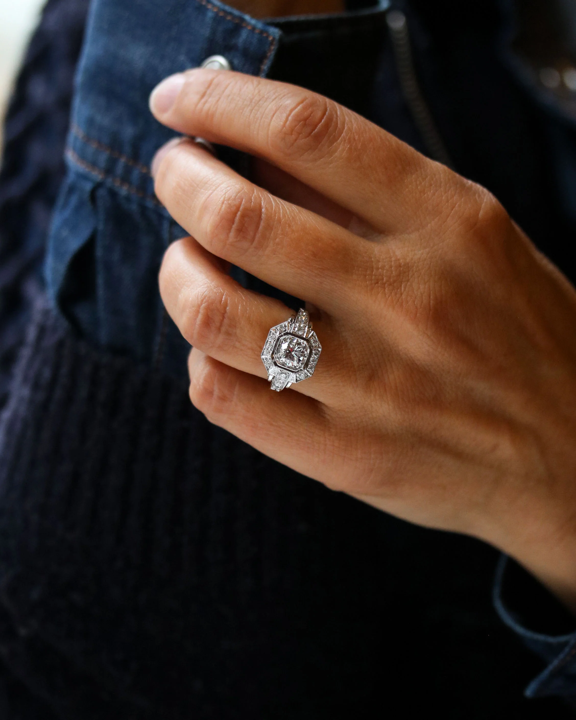 Bague Création Benoît Joaillier "Carré Pans Coupés" Diamant 1.01 carat D-VS1 - Image 2