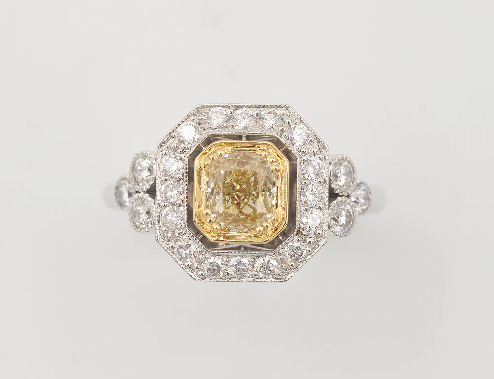 Bague Création Benoît Joaillier "Carré Pans Coupés" Diamant Brownish 0,60 carat VVS2 - Image 2
