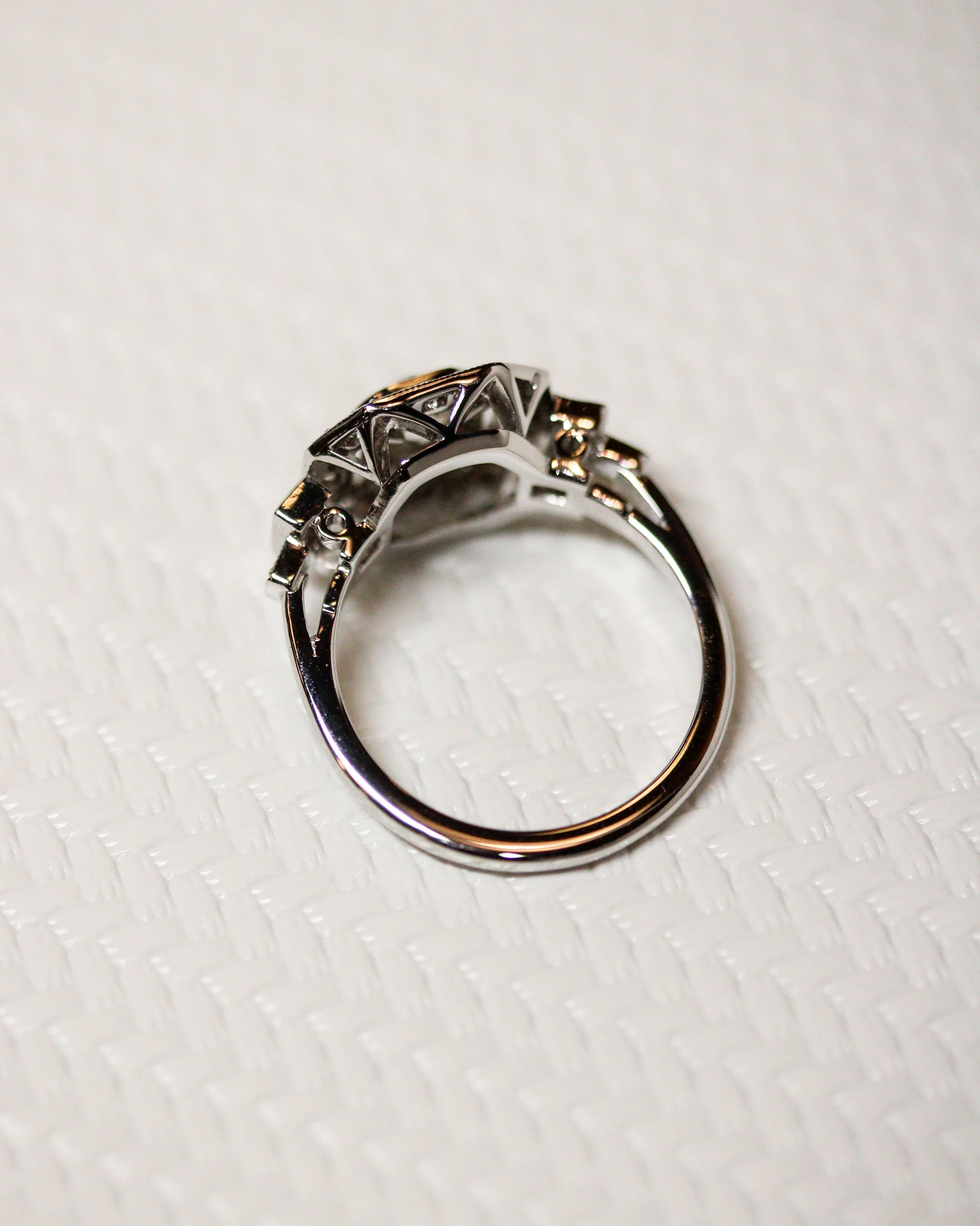 Bague Création Benoît Joaillier "Carré Pans Coupés" Diamant Taille Ancienne - Image 3