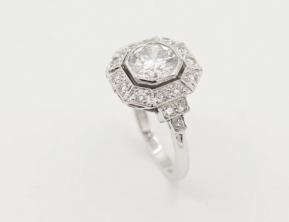 Bague Création Benoît Joaillier "Carré Pans Coupés Escaliers" Diamant 1,06 carat D-SI1 - Image 3